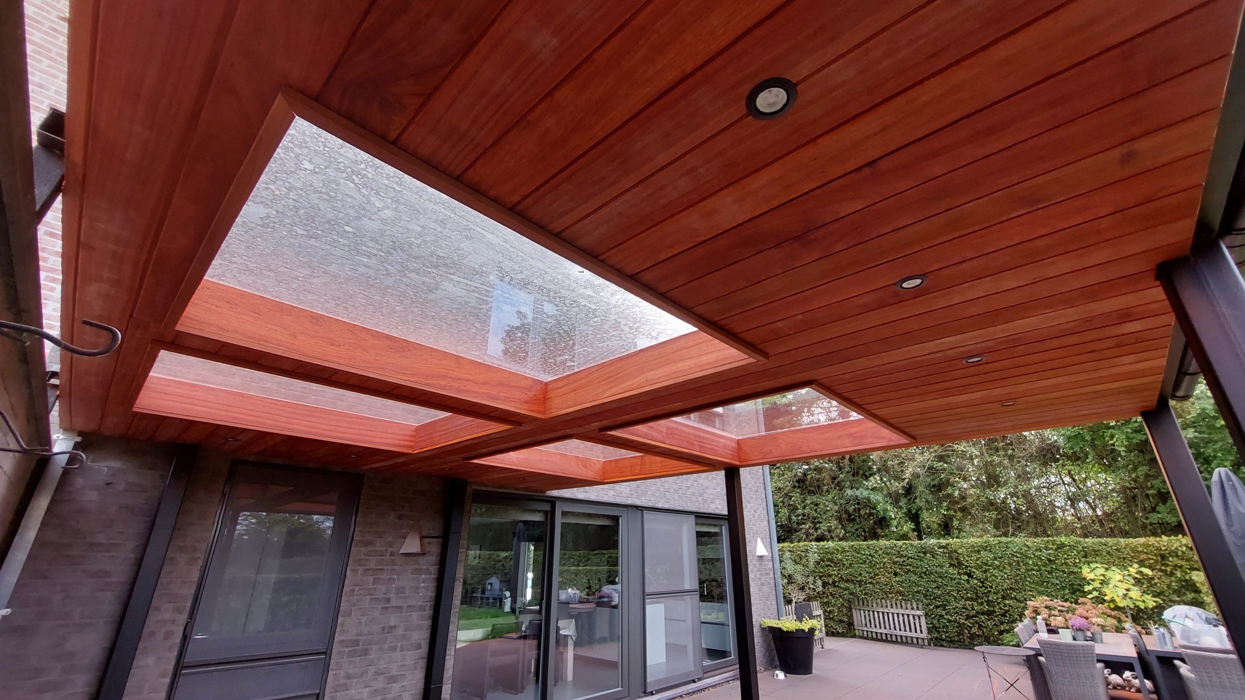 Plafond uitgekleed in hout